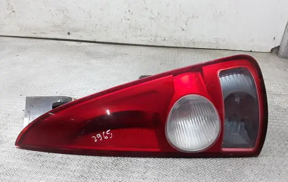 Renault Espace IV Rear/tail lights 8200027152