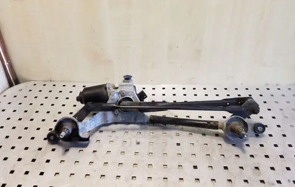 Front wiper linkage