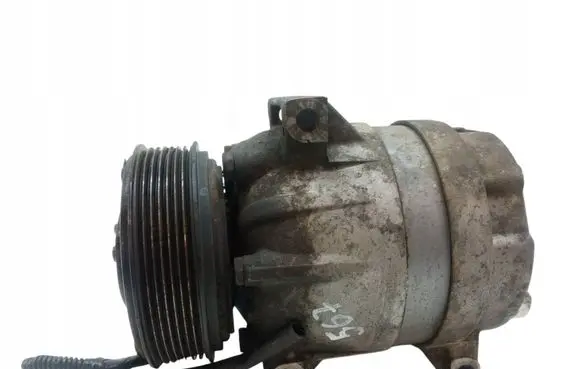 Opel Vivaro Air conditioning (A/C) compressor (pump) 8200895038