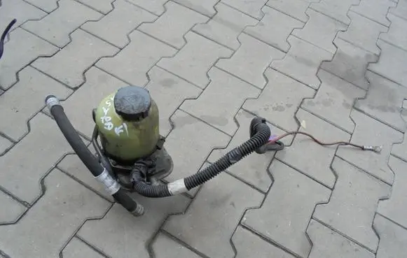 Opel Astra G Power steering pump
