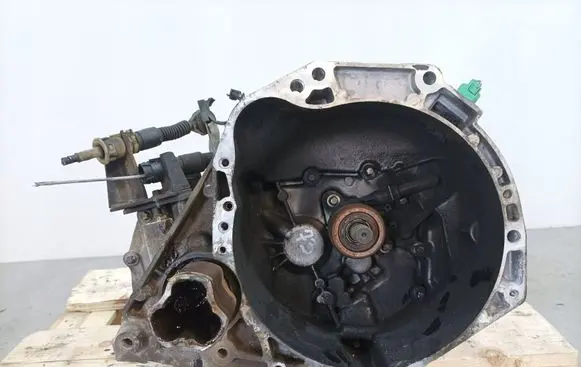 Nissan Micra Manual 5 speed gearbox JH3103