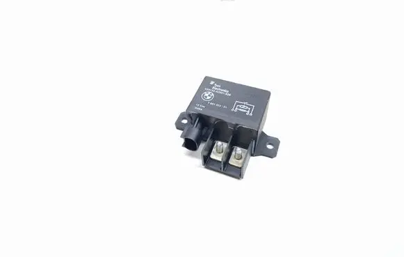 BMW 5 F10 F11 Coolant fan relay 7661503