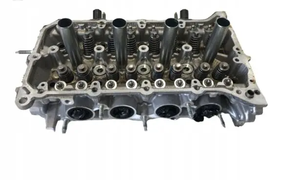 Toyota C-HR I Engine head X2ZR