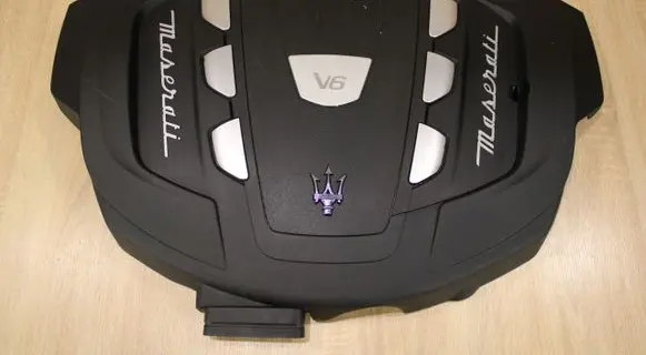 Maserati Ghibli Engine cover (trim)