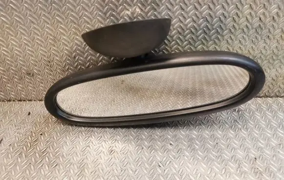 Rear view mirror (interior)