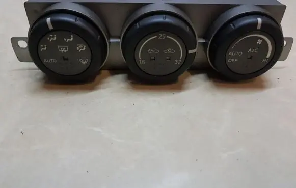 Nissan X-Trail T30 Climate control unit 27500EQ310