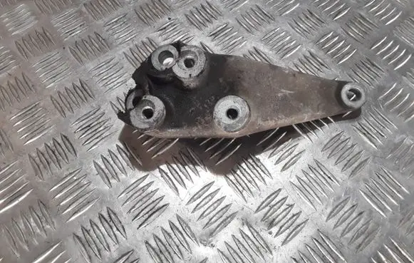 Opel Insignia A Engine mounting bracket 13228256
