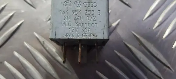 Volkswagen Golf IV Other relay 141951253b 20240072