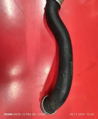 Mercedes-Benz C W204 Engine coolant pipe/hose A2045011582