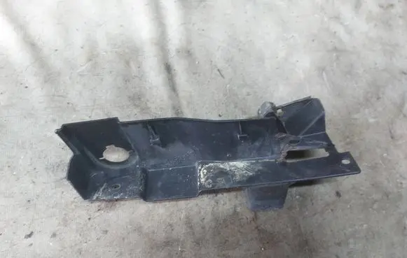 Ford Kuga I Other engine bay part 8V41S02476A D2L4A