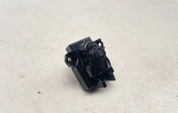 Skoda Octavia Mk4 Rear glass lock/latch Q134 5H1945301