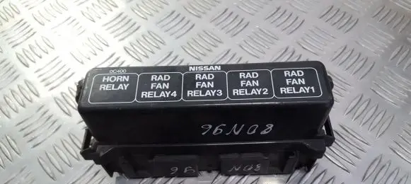Nissan Serena Fuse box set pr00700000 pr007-00000
