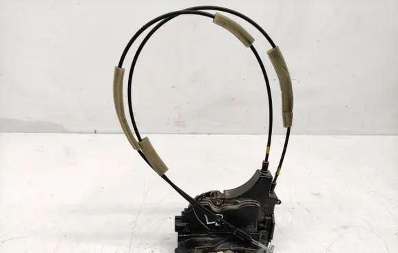 Mitsubishi Grandis Rear door lock MN167699