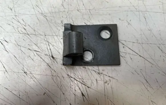 BMW X5 E53 Front door upper hinge 415182651509 P0703