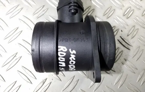 Skoda Octavia Mk2 (1Z) Mass air flow meter 0281002531 038906461B