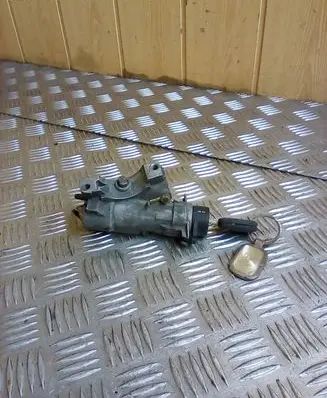 Volkswagen Golf IV Ignition lock 4B0905851