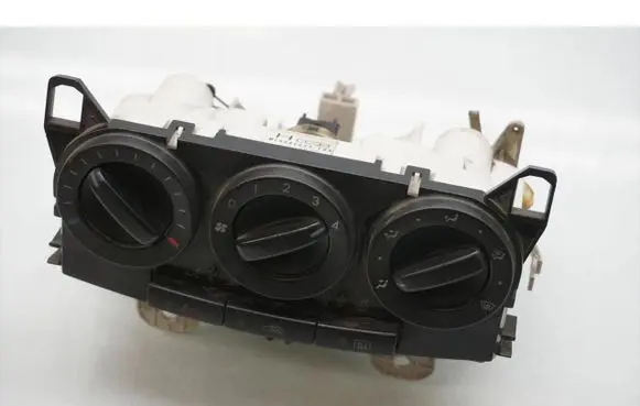 Mazda 5 Climate control unit M1900CC33