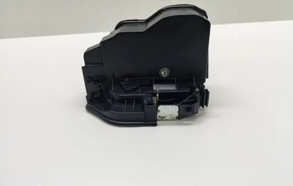 BMW 5 E60 E61 Front door lock 7229458