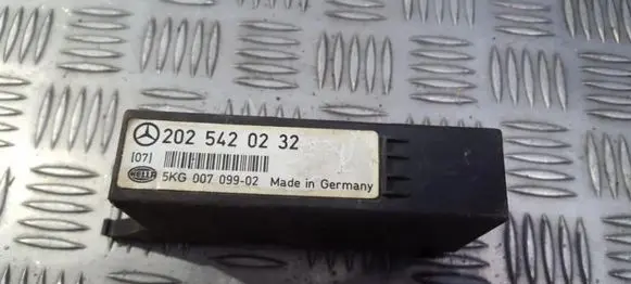Mercedes-Benz C W202 Other control units/modules 2025420232 5KG00799-02