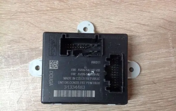 Volvo S60 Door control unit/module 31334483