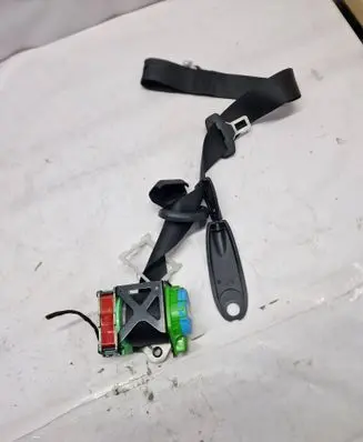 Mercedes-Benz CLC CL203 Front seatbelt 3063560 3063561