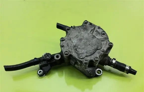 Volkswagen PASSAT B5.5 Electric auxiliary coolant/water pump 038145209C