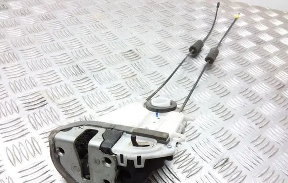 Subaru XV Rear door lock