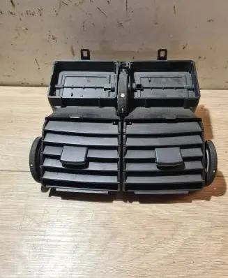 Peugeot 407 Dash center air vent grill