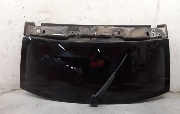 Volkswagen Touareg I Opening tailgate glass 