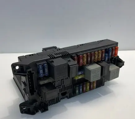 Mercedes-Benz E W211 Fuse module 2115453901 A2115453901