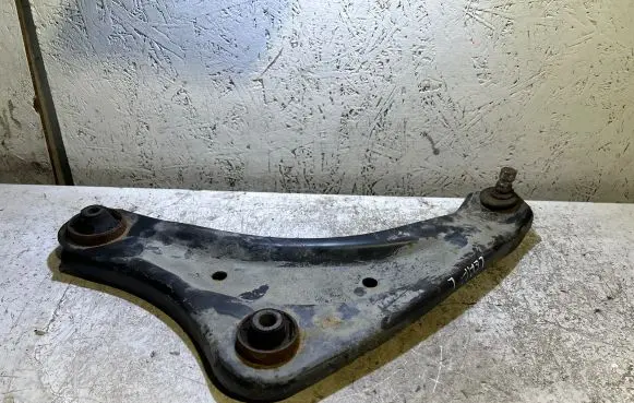 Nissan Leaf I (ZE0) Front lower control arm/wishbone