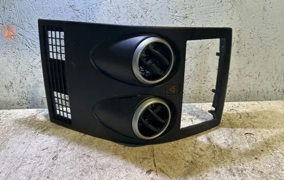 Nissan Qashqai+2 Dash center air vent grill P10381A77100 K77710