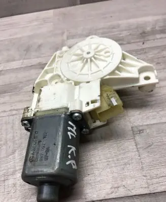 Mercedes-Benz ML W164 Front door window regulator motor A2518200742 997082102