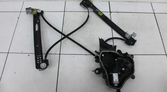 Seat Ibiza IV (6J,6P) Front door window regulator with motor 6R0959802M