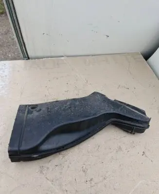 Audi A4 S4 B7 8E 8H Air intake duct part 8E0129618H