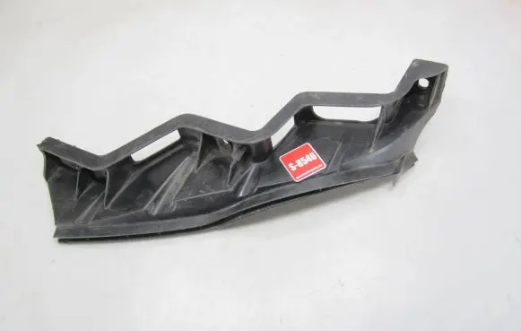 Volkswagen PASSAT B6 Front bumper mounting bracket 3C0807890