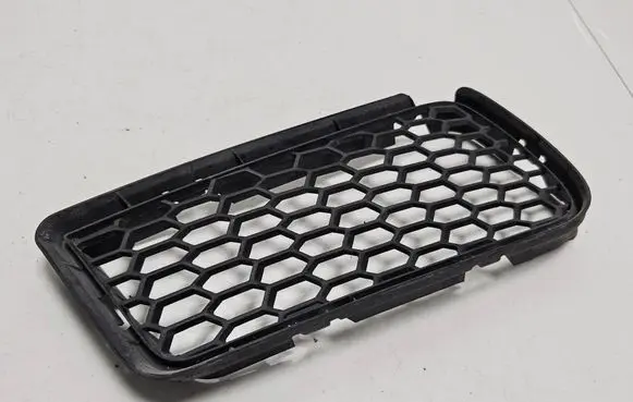 BMW M6 Front bumper lower grill 8050505