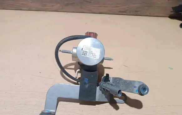 Peugeot 208 II Air conditioning (A/C) expansion valve T99082B 7E15000475