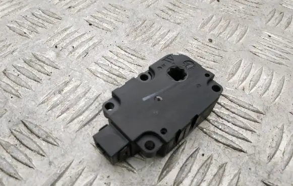 Audi A8 S8 D4 4H Intake manifold valve actuator/motor CZ1139300854 ZBAT0045D06AT
