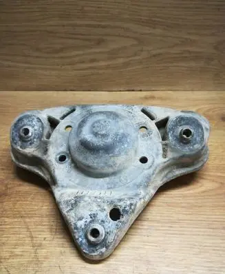 Volkswagen PASSAT B5.5 Coil spring mount 8D0412383E