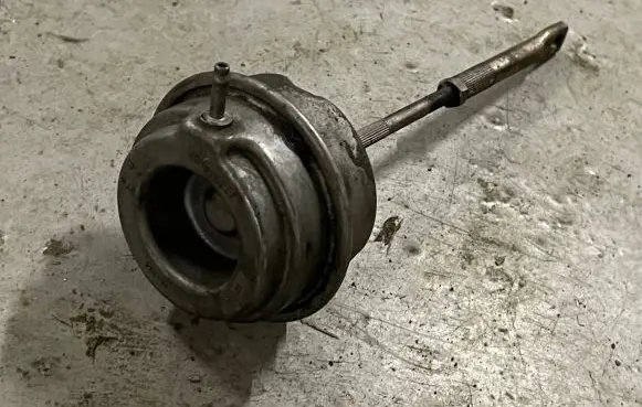 BMW 7 F01 F02 F03 F04 Turbo system vacuum part 77203607 11214
