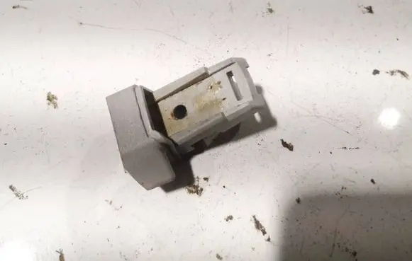 BMW 3 E46 Sun visor clip/hook/bracket 8231323