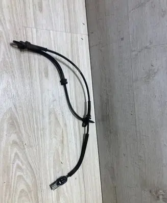 Peugeot Expert ABS brake wheel speed sensor 9806039580