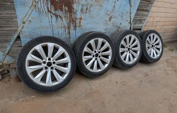 Audi A4 Allroad B8 R18 alloy rim 8K9601025A