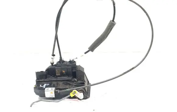 Nissan Juke I F15 Front door lock 