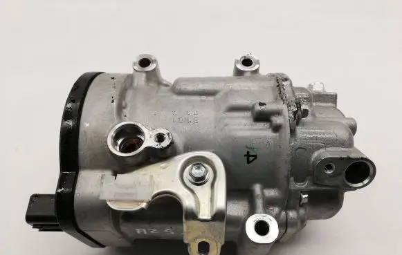Toyota C-HR I Air conditioning (A/C) compressor (pump) 0424000371