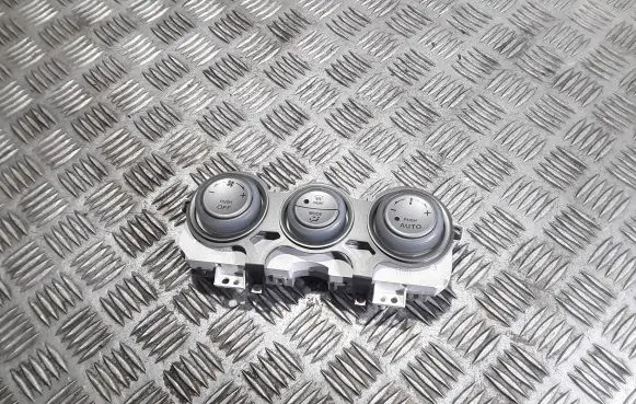 Mazda 6 Climate control unit GJ6AC1215 QP02