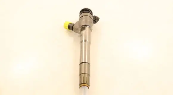 Nissan X-Trail T32 Fuel injector 0445110895