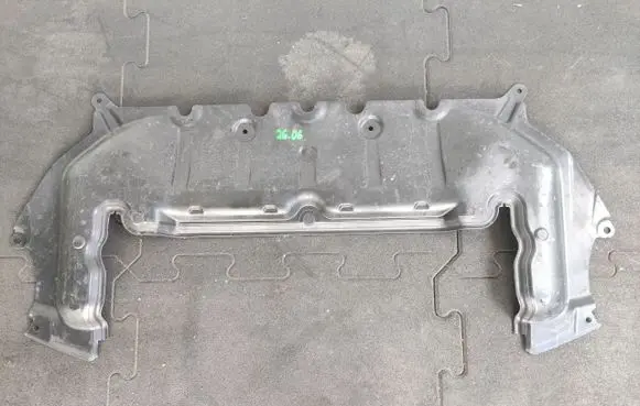 BMW 8 G15 Rear underbody cover/under tray 7463446