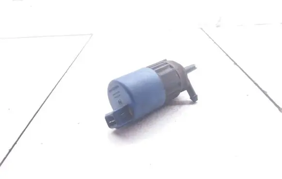 Volvo S40, V40 Windscreen/windshield washer pump 